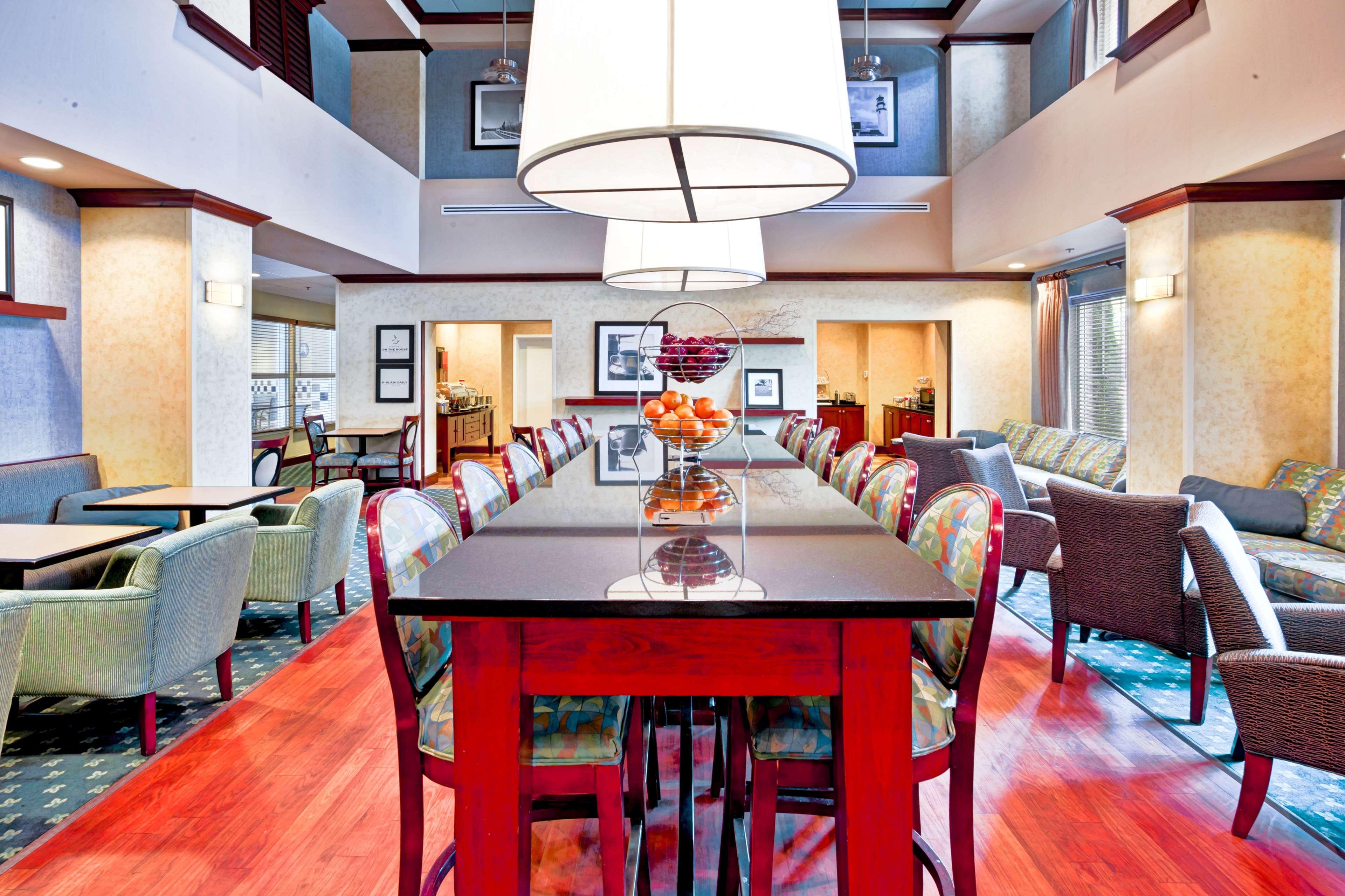 Hampton Inn & Suites - Cape Cod / West Yarmouth Buitenkant foto