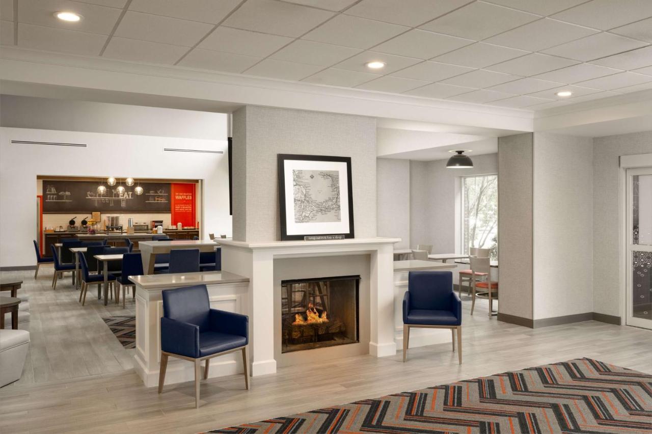 Hampton Inn & Suites - Cape Cod / West Yarmouth Buitenkant foto