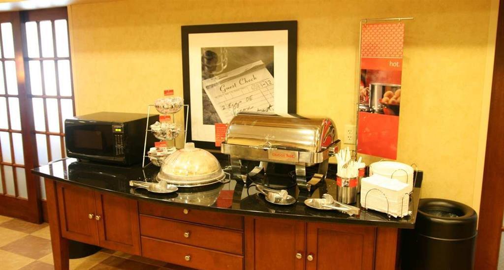 Hampton Inn & Suites - Cape Cod / West Yarmouth Restaurant foto
