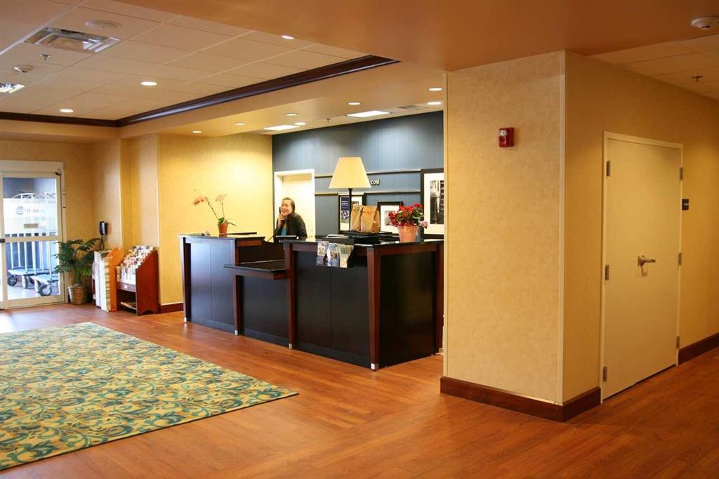 Hampton Inn & Suites - Cape Cod / West Yarmouth Interieur foto