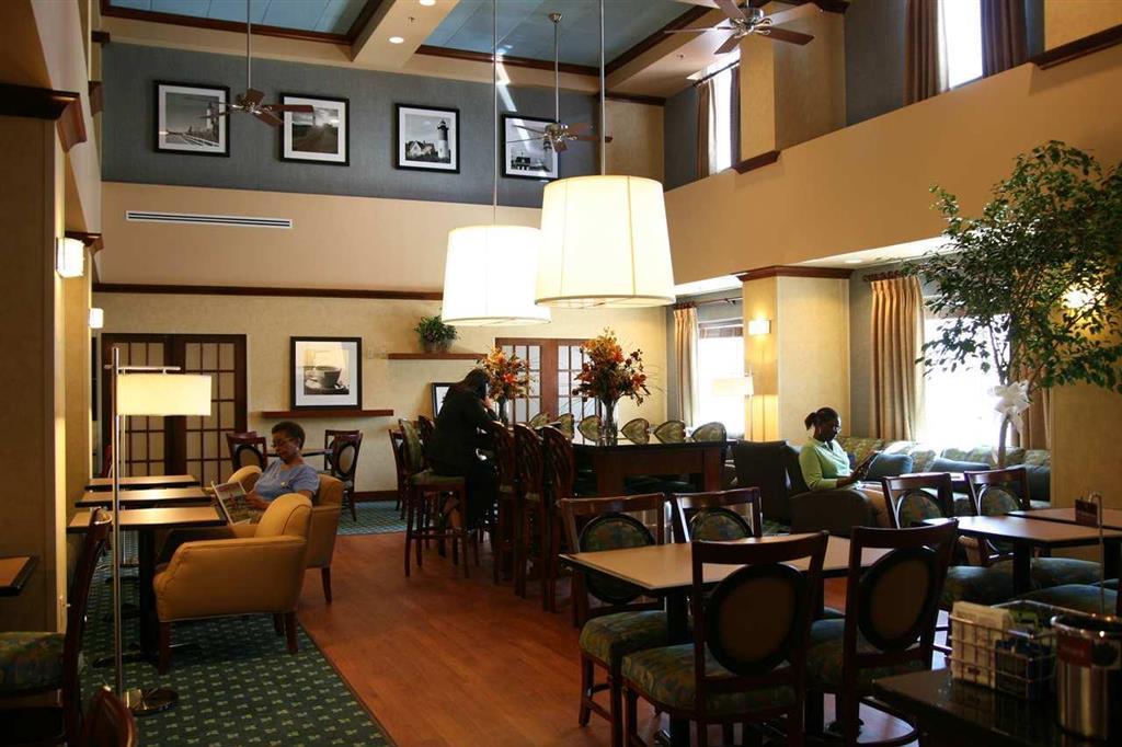 Hampton Inn & Suites - Cape Cod / West Yarmouth Restaurant foto